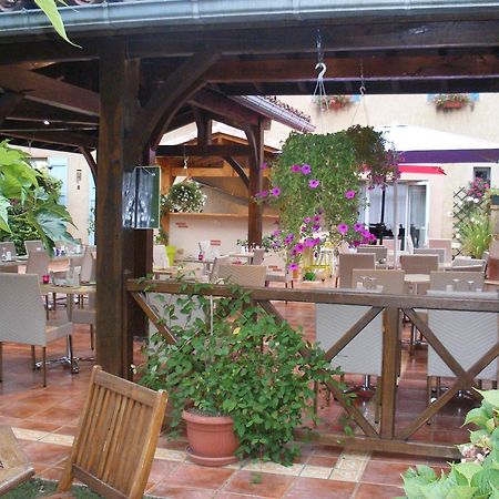 Hotel Restaurant Du Commerce Estang Екстер'єр фото