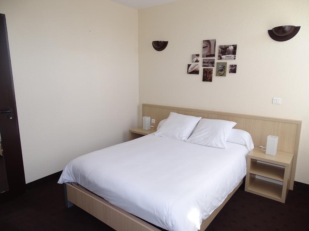 Hotel Restaurant Du Commerce Estang Екстер'єр фото