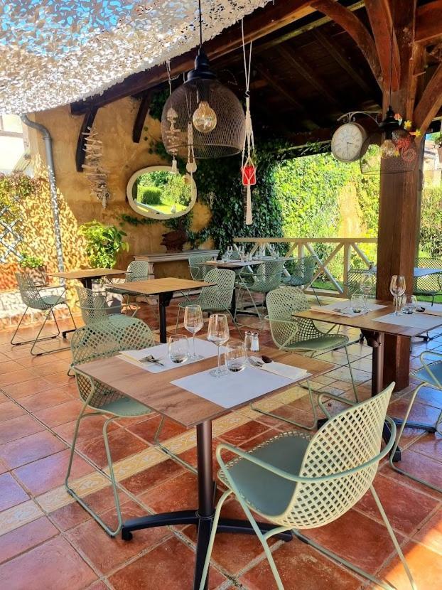 Hotel Restaurant Du Commerce Estang Екстер'єр фото