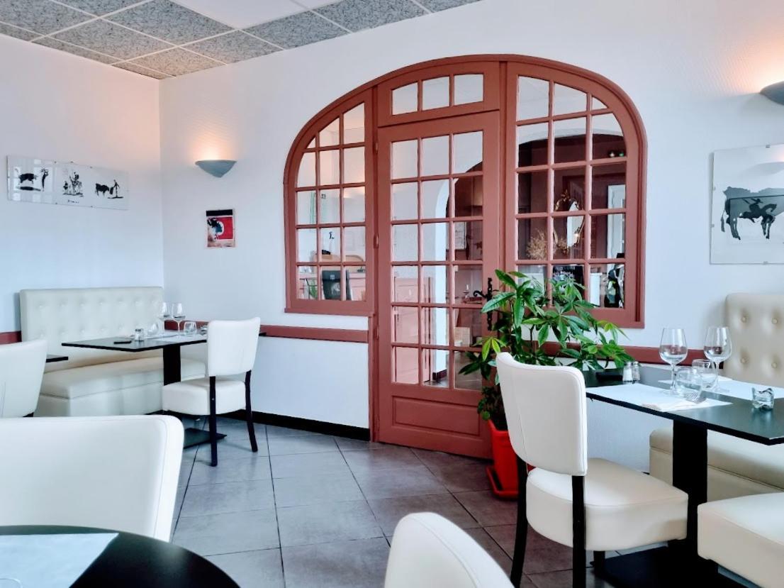 Hotel Restaurant Du Commerce Estang Екстер'єр фото