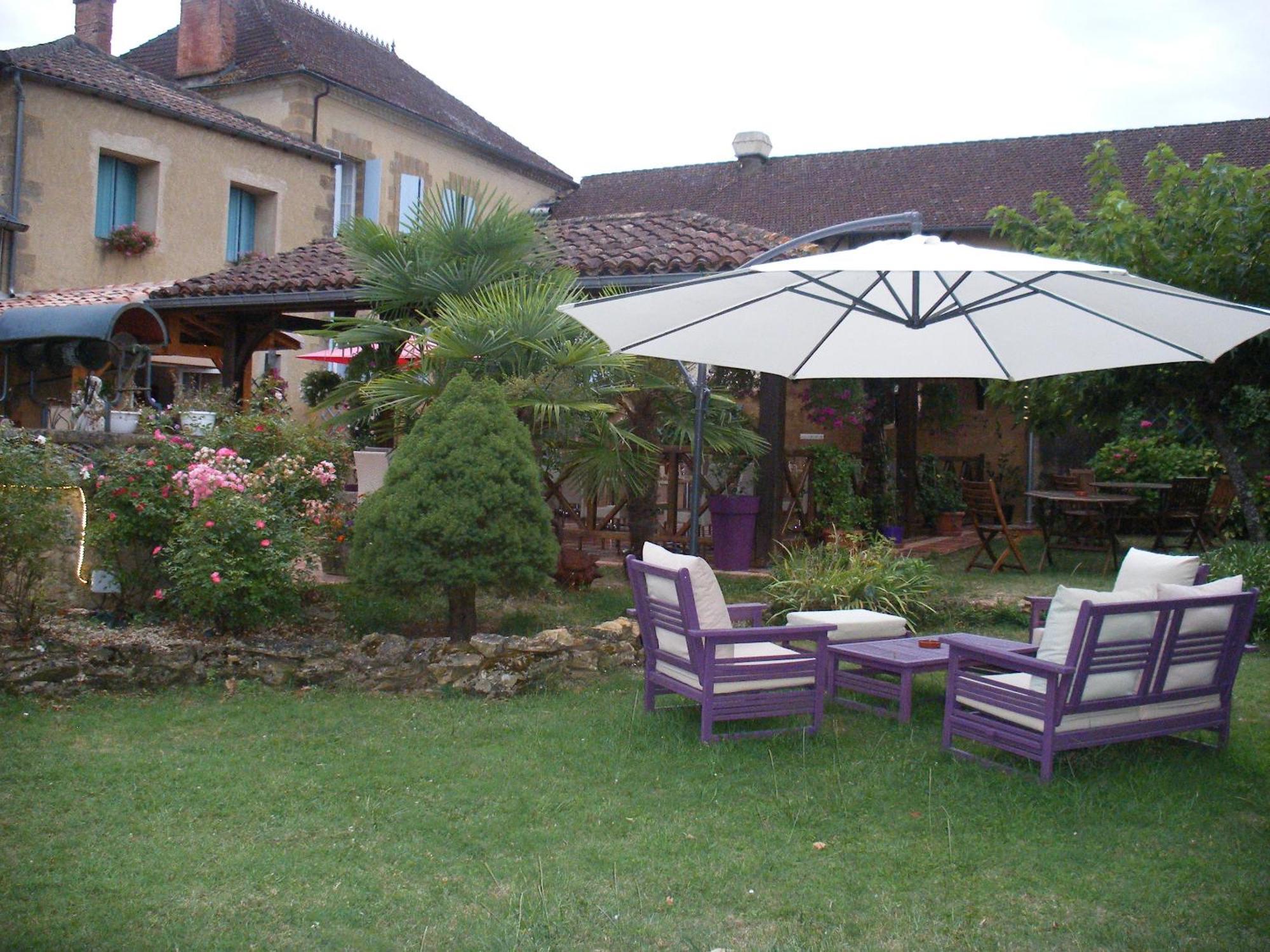 Hotel Restaurant Du Commerce Estang Екстер'єр фото