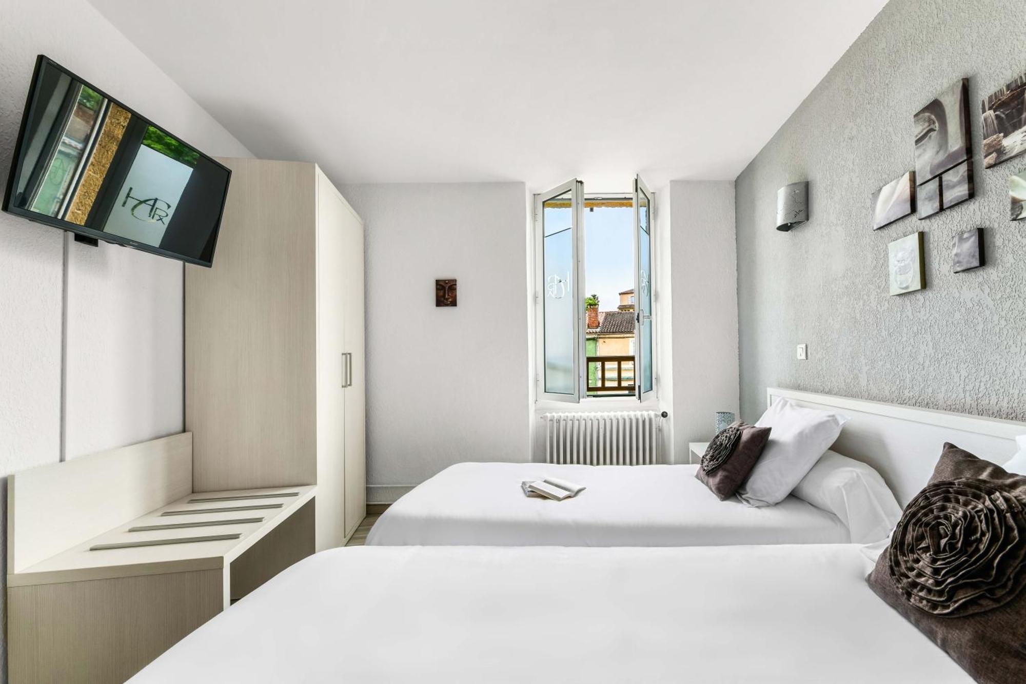 Hotel Restaurant Du Commerce Estang Екстер'єр фото