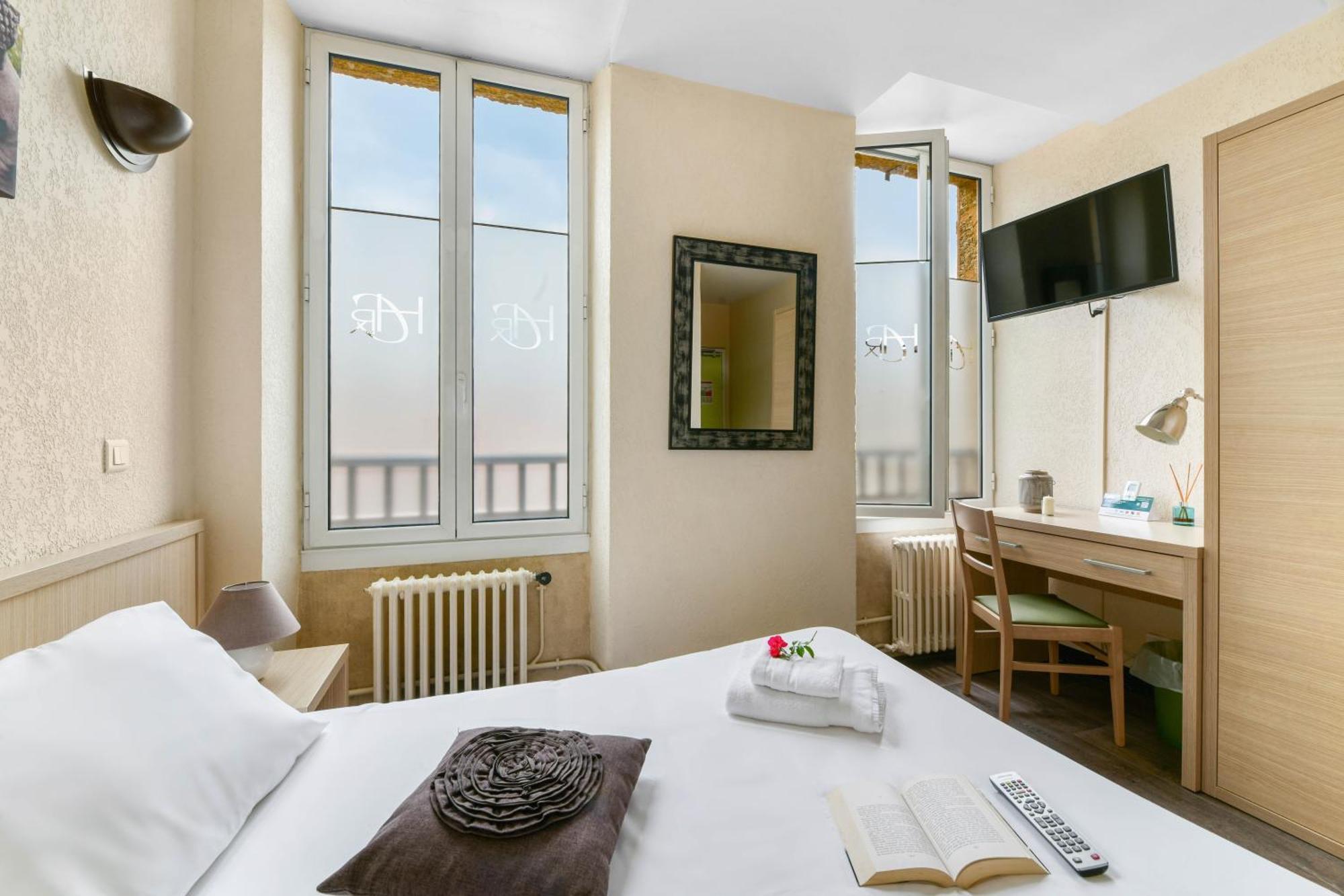 Hotel Restaurant Du Commerce Estang Екстер'єр фото