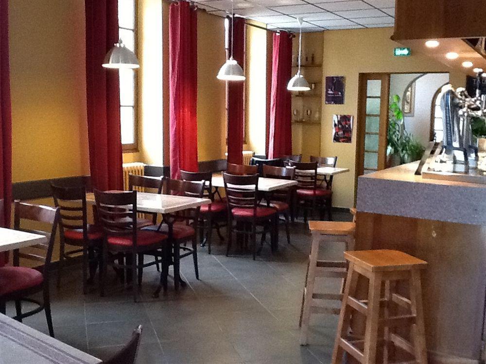 Hotel Restaurant Du Commerce Estang Екстер'єр фото