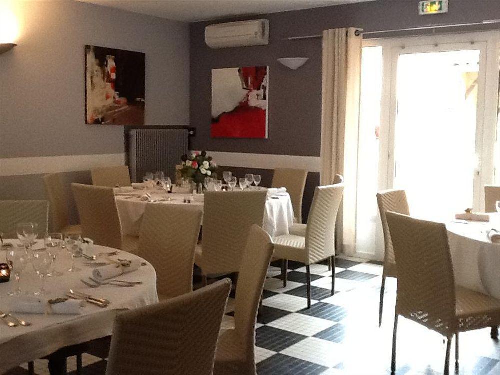 Hotel Restaurant Du Commerce Estang Екстер'єр фото