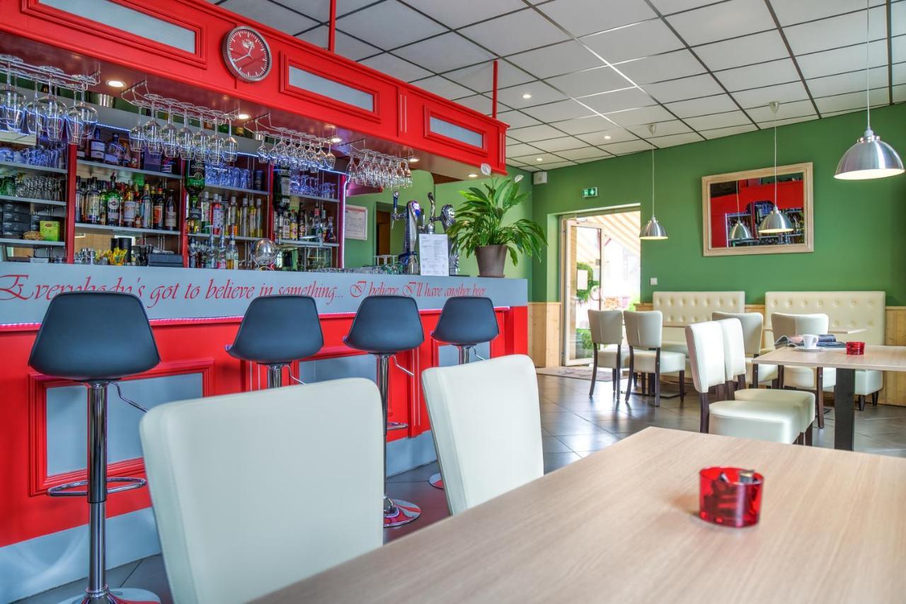 Hotel Restaurant Du Commerce Estang Екстер'єр фото