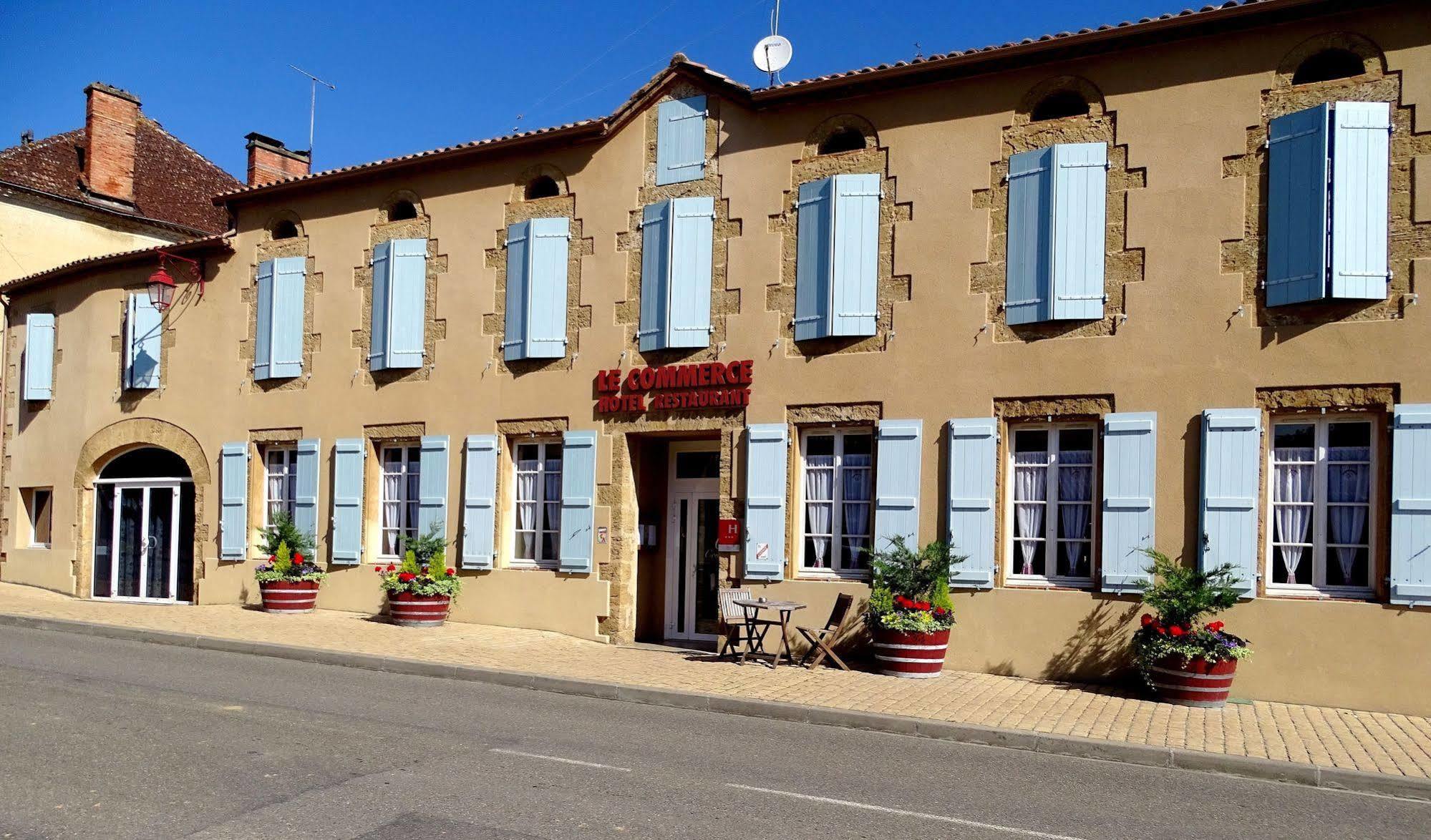 Hotel Restaurant Du Commerce Estang Екстер'єр фото