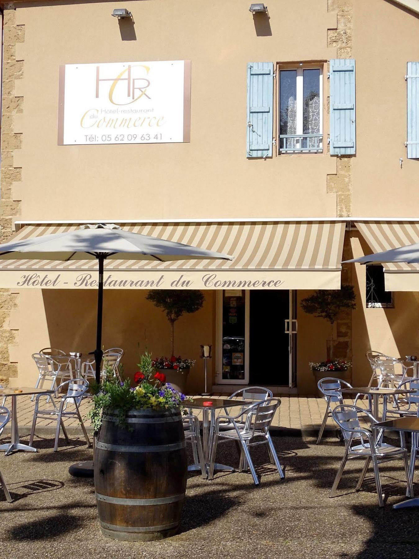 Hotel Restaurant Du Commerce Estang Екстер'єр фото