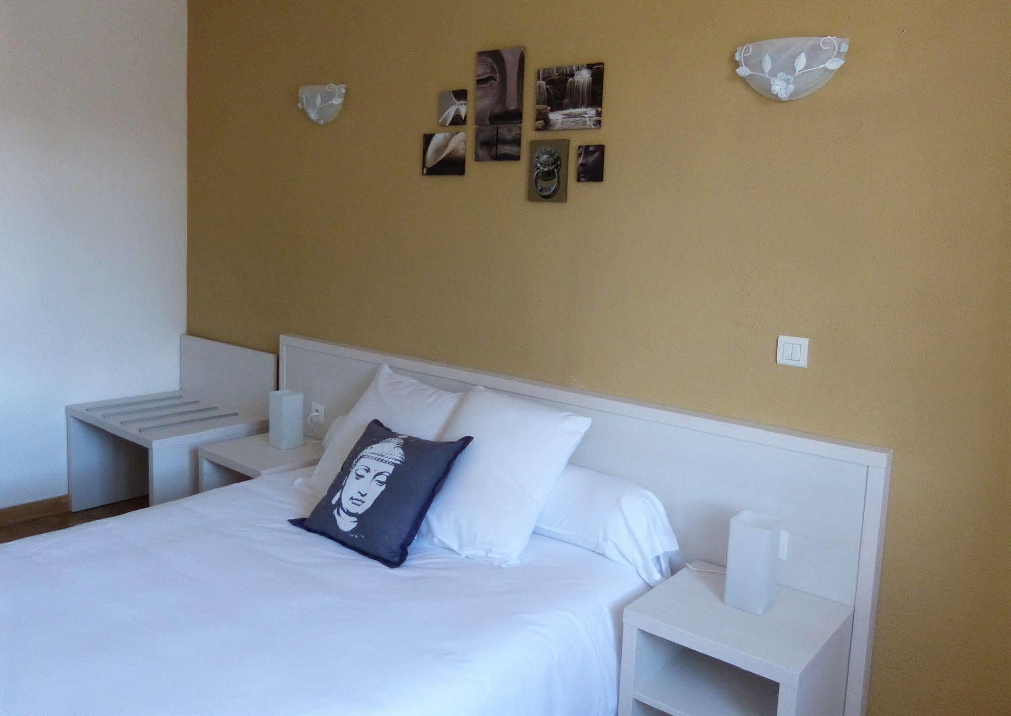 Hotel Restaurant Du Commerce Estang Екстер'єр фото