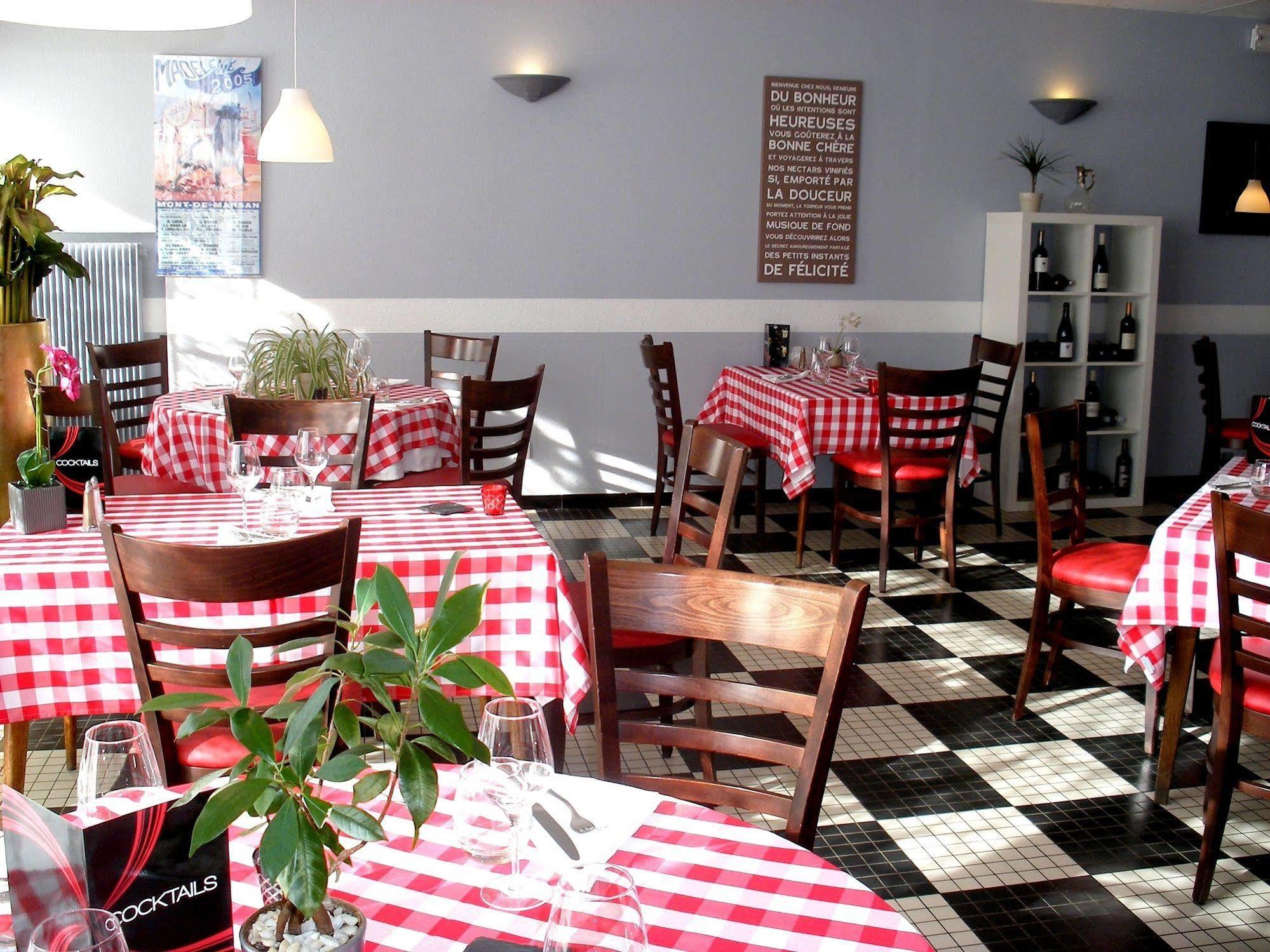 Hotel Restaurant Du Commerce Estang Екстер'єр фото